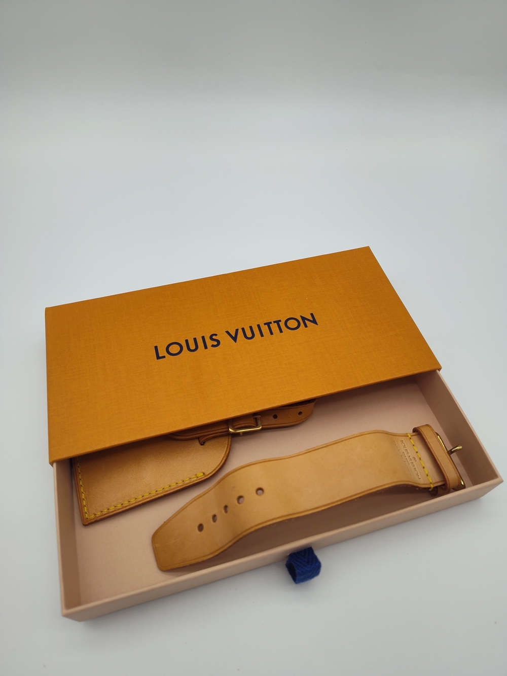 LOUIS VUITTON Vachetta Leather Luggage Tag & Handle Strap Set with Box - Picture 4 of 13